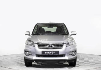 Подержанный автомобиль Toyota RAV4 2011 года (2 фото)
