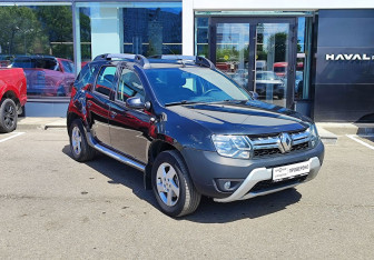 Подержанный автомобиль Renault Duster 2016 года (3 фото)