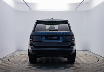 Подержанный автомобиль Land Rover Range Rover 2019 года (6 фото)