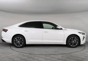 Подержанный автомобиль Geely Preface 2024 года (4 фото)