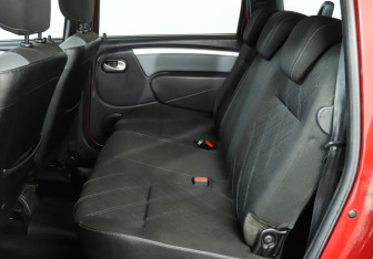 Подержанный автомобиль LADA (ВАЗ) Largus Wagon 2017 года (10 фото)