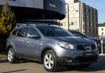 Подержанный автомобиль Nissan Qashqai+2 2010 года (2 фото)