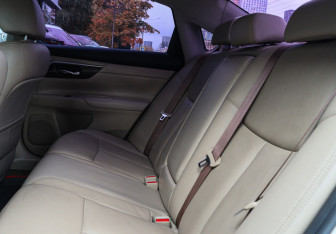 Подержанный автомобиль Nissan Teana 2014 года (8 фото)