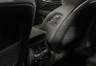 Подержанный автомобиль Geely Tugella 2023 года (21 фото)