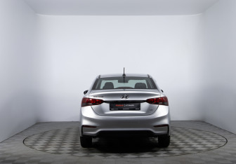 Подержанный автомобиль Hyundai Solaris Sedan 2019 года (6 фото)