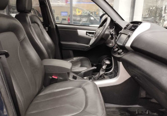 Подержанный автомобиль Lifan X60 2016 года (10 фото)