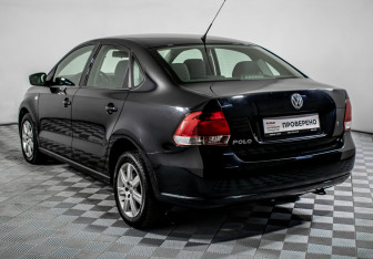 Подержанный автомобиль Volkswagen Polo Sedan 2011 года (7 фото)