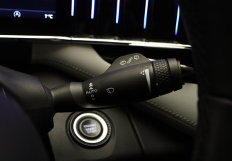 Подержанный автомобиль Geely Atlas 2024 года (11 фото)