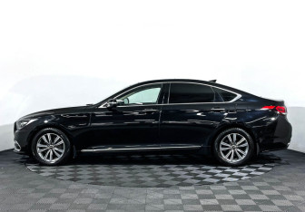 Подержанный автомобиль Genesis G80 2017 года (8 фото)