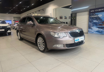 Подержанный автомобиль Skoda Superb Wagon 2012 года (3 фото)