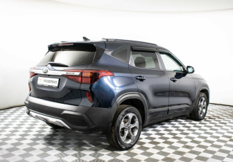 Подержанный автомобиль Kia Seltos 2021 года (5 фото)