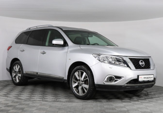 Подержанный автомобиль Nissan Pathfinder 2016 года (3 фото)