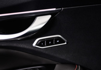 Подержанный автомобиль Geely Tugella 2023 года (17 фото)