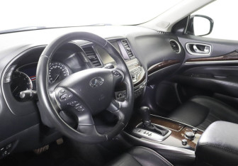Подержанный автомобиль Infiniti QX60 2014 года (13 фото)