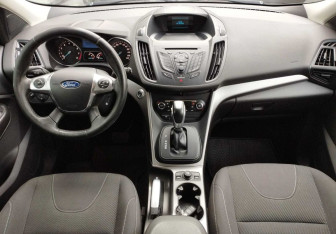 Подержанный автомобиль Ford Kuga 2014 года (9 фото)