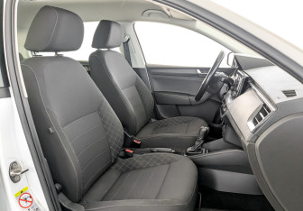 Подержанный автомобиль Skoda Rapid Liftback 2021 года (23 фото)