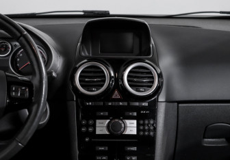 Подержанный автомобиль Opel Corsa 2010 года (13 фото)