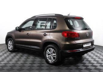 Подержанный автомобиль Volkswagen Tiguan 2015 года (7 фото)