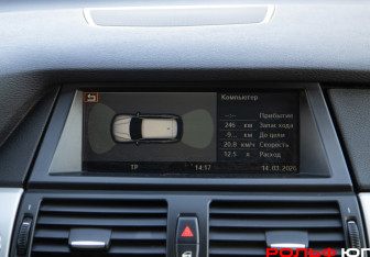 Подержанный автомобиль BMW X5 2009 года (20 фото)