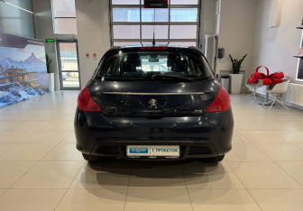 Подержанный автомобиль Peugeot 308 Hatchback 2012 года (5 фото)