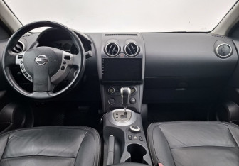 Подержанный автомобиль Nissan Qashqai 2008 года (12 фото)