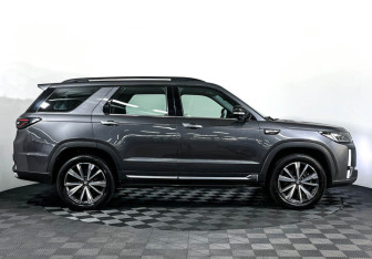 Подержанный автомобиль Changan CS95 2023 года (4 фото)