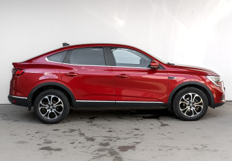 Подержанный автомобиль Renault Arkana 2021 года (4 фото)