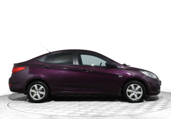 Подержанный автомобиль Hyundai Solaris Sedan 2013 года (4 фото)