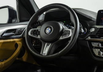 Подержанный автомобиль BMW X3 2019 года (12 фото)