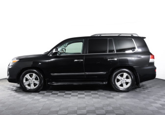 Подержанный автомобиль Lexus LX 2012 года (8 фото)