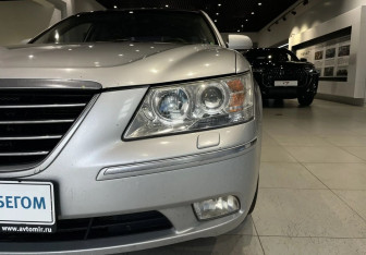 Подержанный автомобиль Hyundai Sonata 2008 года (9 фото)