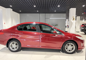 Подержанный автомобиль Peugeot 408 2012 года (4 фото)
