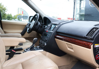 Подержанный автомобиль Land Rover Freelander 2008 года (9 фото)