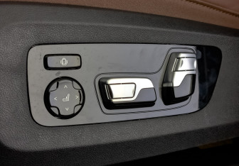 Подержанный автомобиль BMW X5 2025 года (26 фото)