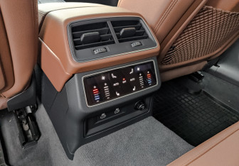 Подержанный автомобиль Audi A6 Sedan 2022 года (26 фото)