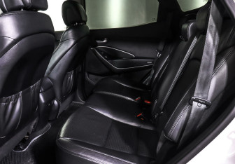 Подержанный автомобиль Hyundai Santa Fe 2013 года (16 фото)