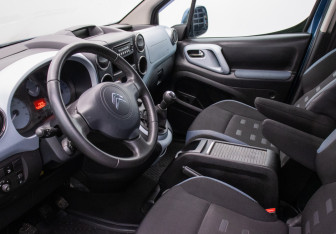 Подержанный автомобиль Citroen Berlingo 2013 года (10 фото)