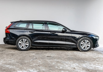 Подержанный автомобиль Volvo V60 2020 года (4 фото)