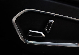 Подержанный автомобиль Geely Atlas Pro 2022 года (15 фото)