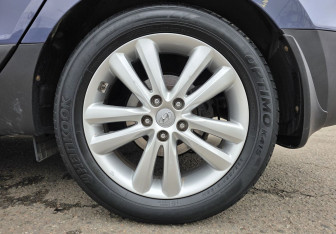 Подержанный автомобиль Hyundai ix35 2012 года (16 фото)