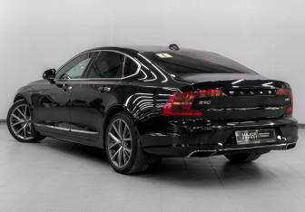 Подержанный автомобиль Volvo S90 2020 года (7 фото)