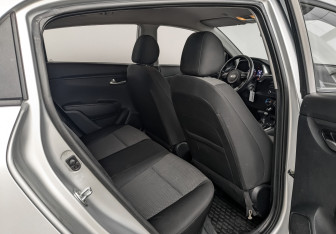 Подержанный автомобиль Kia Rio Hatchback 2021 года (17 фото)