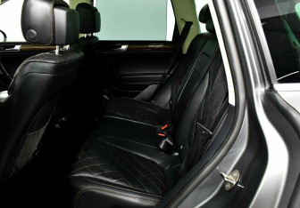Подержанный автомобиль Volkswagen Touareg 2017 года (8 фото)