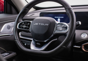 Подержанный автомобиль Jetour X70 2024 года (15 фото)