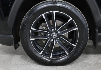Подержанный автомобиль Toyota RAV4 2021 года (20 фото)