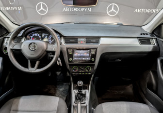 Подержанный автомобиль Skoda Rapid Liftback 2019 года (14 фото)