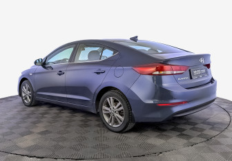 Подержанный автомобиль Hyundai Elantra Sedan 2017 года (7 фото)
