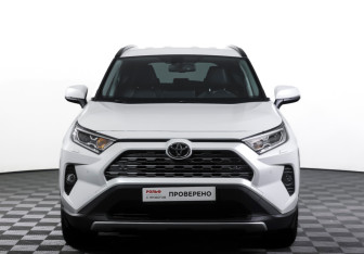 Подержанный автомобиль Toyota RAV4 2021 года (2 фото)