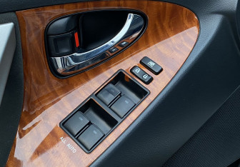 Подержанный автомобиль Toyota Camry Sedan 2011 года (16 фото)