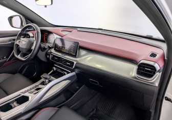 Подержанный автомобиль Geely Coolray 2023 года (11 фото)